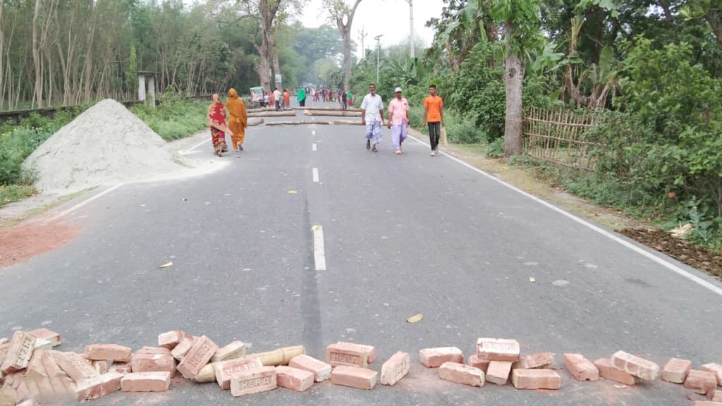 চালকের ঘুমে প্রাণ গেল যুবকের