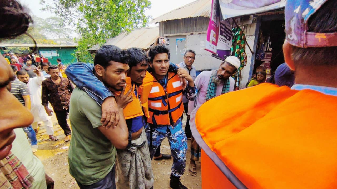 বঙ্গোপসাগর থেকে উদ্ধার জেলে আব্দুল হাইর মৃত্যু