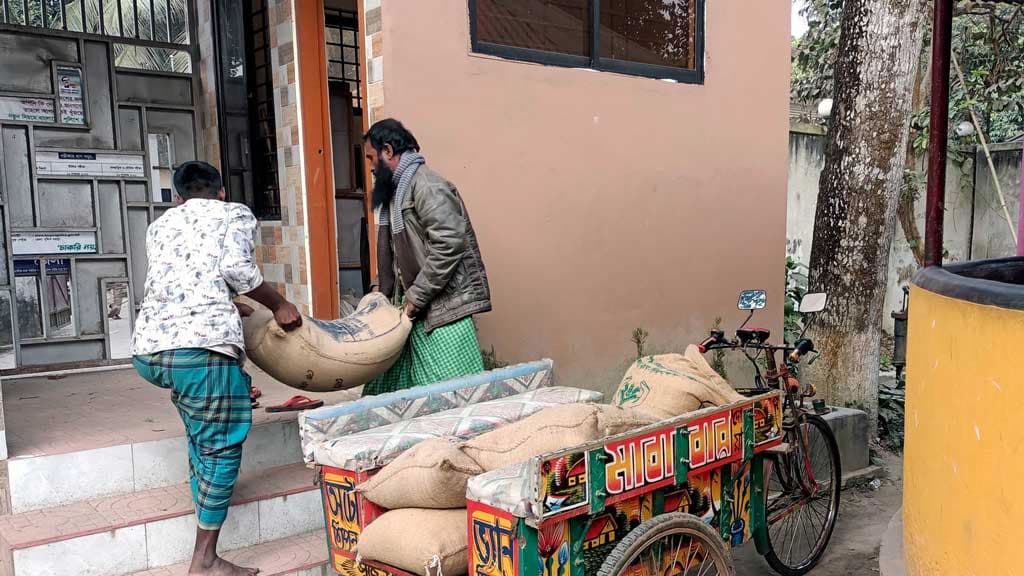 খাদ্যবান্ধব কর্মসূচির ১৮০ কেজি চাল জব্দ