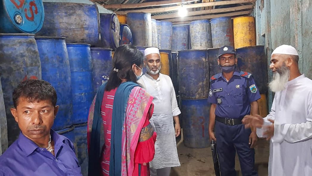 শেরপুরে ব্যবসায়ীর গুদাম থেকে ৩১ হাজার ৮ লিটার সয়াবিন তেল উদ্ধার