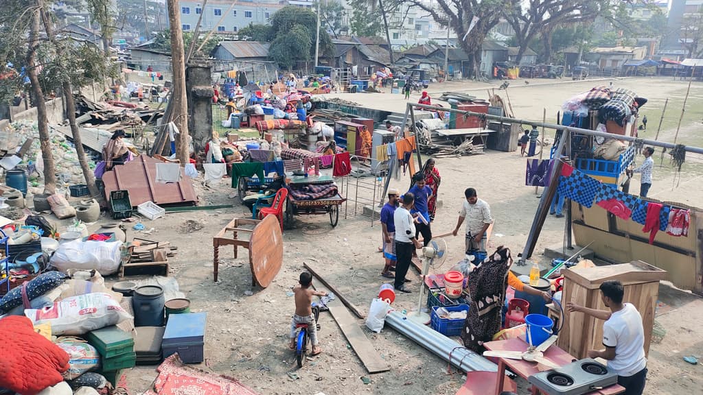 লাউকাঠি নদীতীরের অবৈধ স্থাপনা উচ্ছেদ অভিযান শুরু