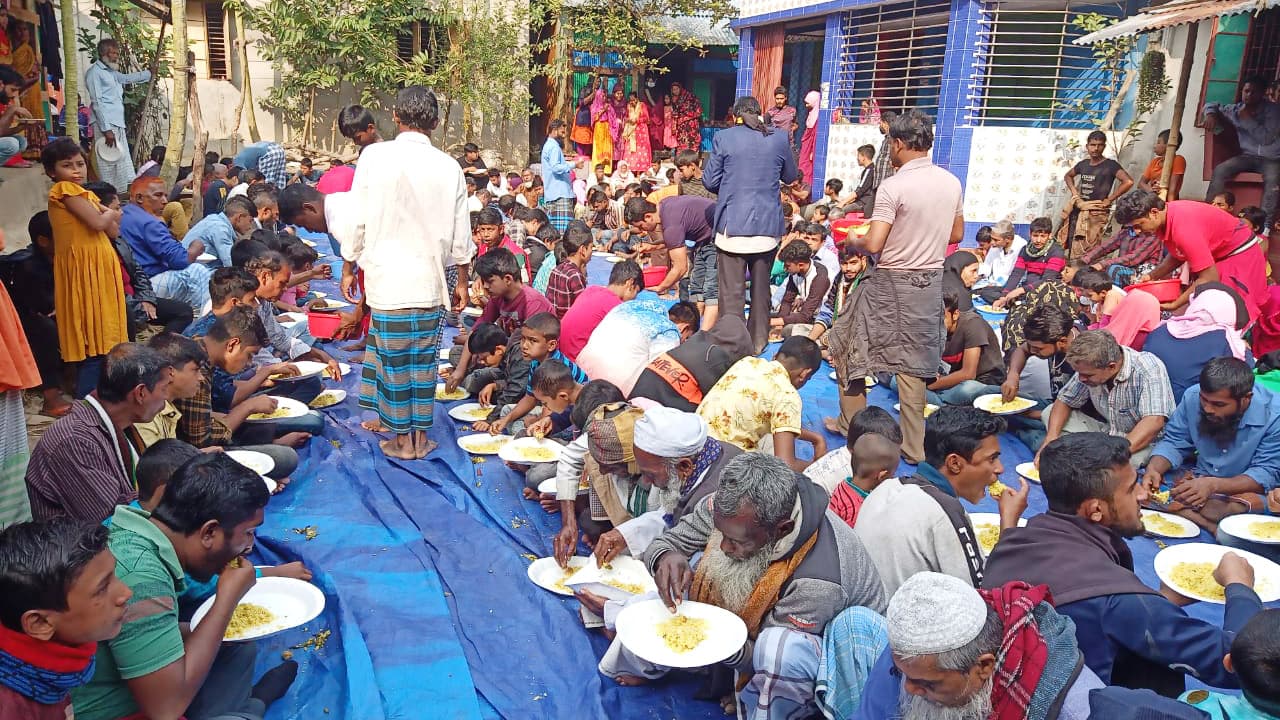 প্রার্থীর খিচুড়ি পার্টি পণ্ড, জরিমানা