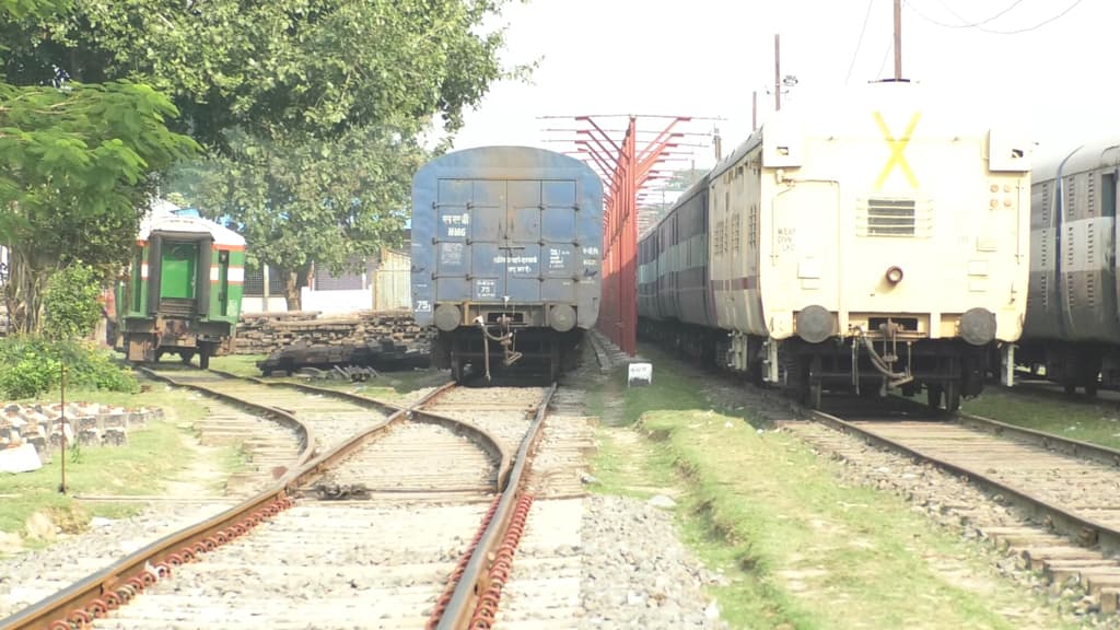 বেনাপোল বন্দরে কন্টেইনার ডিপো ও ইয়ার্ড সংকট, বাড়ছে বাণিজ্য ঘাটতি