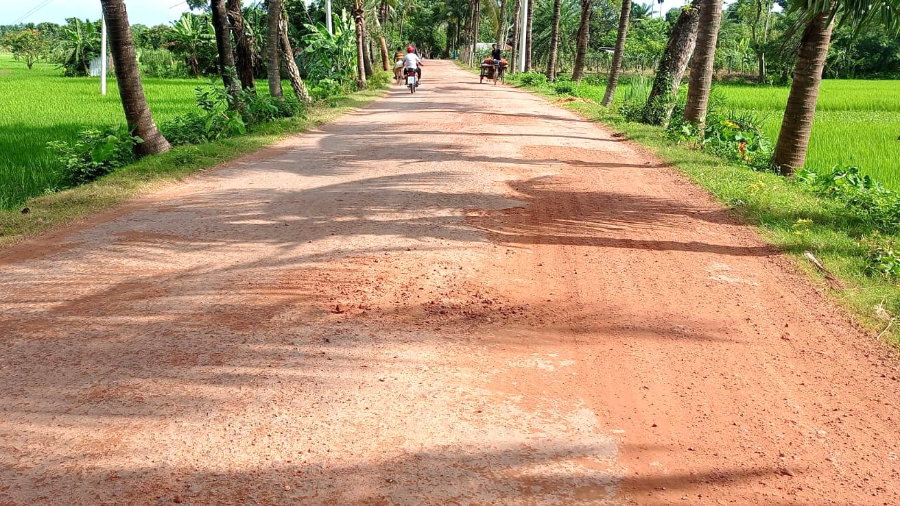 চার বছরেও শেষ হয়নি সড়কের সংস্কারকাজ