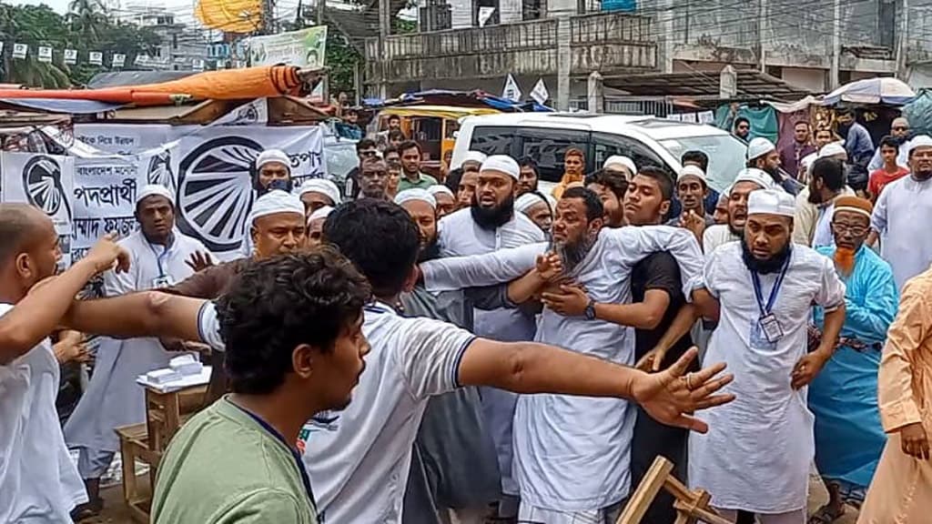 বরিশালে মেয়র প্রার্থী ফয়জুল করীমের ওপর হামলাকারীকে শাস্তি পেতেই হবে: ইসি