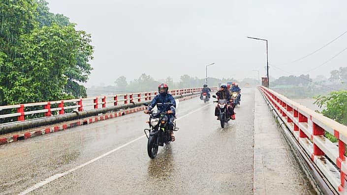 পঞ্চগড়ে তিন দিন ধরে টানা বৃষ্টি, বিপাকে নিম্ন আয়ের মানুষ