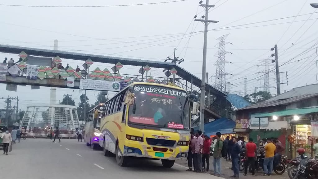  ১১ দিন পর মালিক সমিতির দ্বন্দ্ব নিরসন, বাস চলাচল শুরু