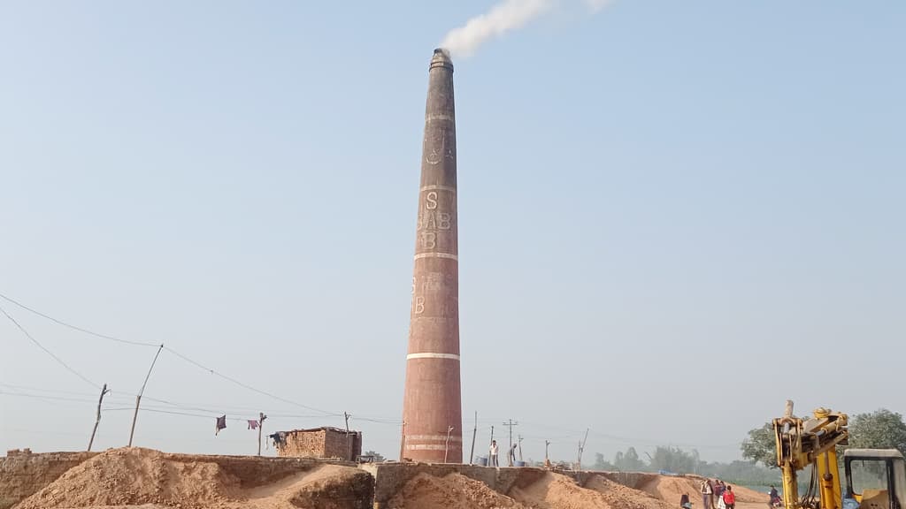 ভ্রাম্যমাণ আদালত বন্ধ করার পরদিনই ২ ইটভাটা ফের চালু