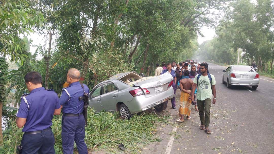 গোপালগঞ্জে প্রাইভেট কার ও ভ্যানের সংঘর্ষে নিহত ১ 