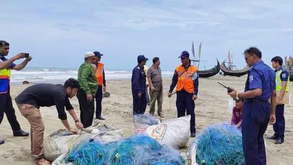 নিষিদ্ধ সময়ে সাগরে মাছ আহরণ, ৬০ হাজার মিটার জাল জব্দ