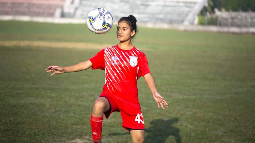 নারী ফুটবলারদের স্বাস্থ্যকর ন্যাপকিন দিচ্ছে ফিফা