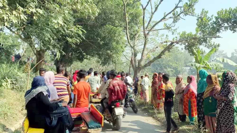 উল্লাপাড়ায় ট্রেনে কাটা পড়ে এক নারীর মৃত্যু 