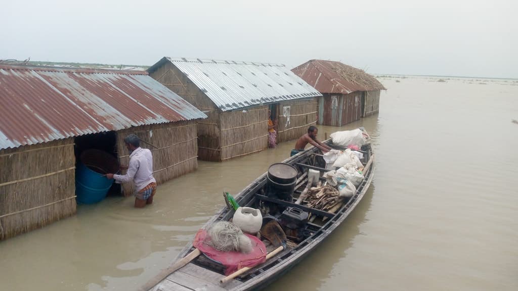 ৭৭ হাজার মানুষ পানিবন্দী