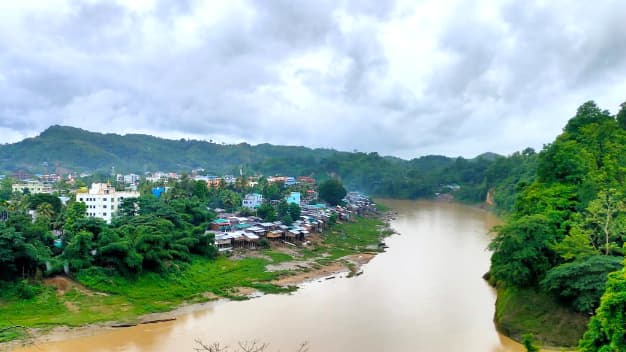 ঝুঁকিতে হাজারো পরিবার