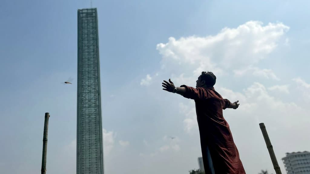 ধর্মীয় সহিংসতার বিরুদ্ধে সাহসের গান ‘নিরঞ্জনের গল্প’ 