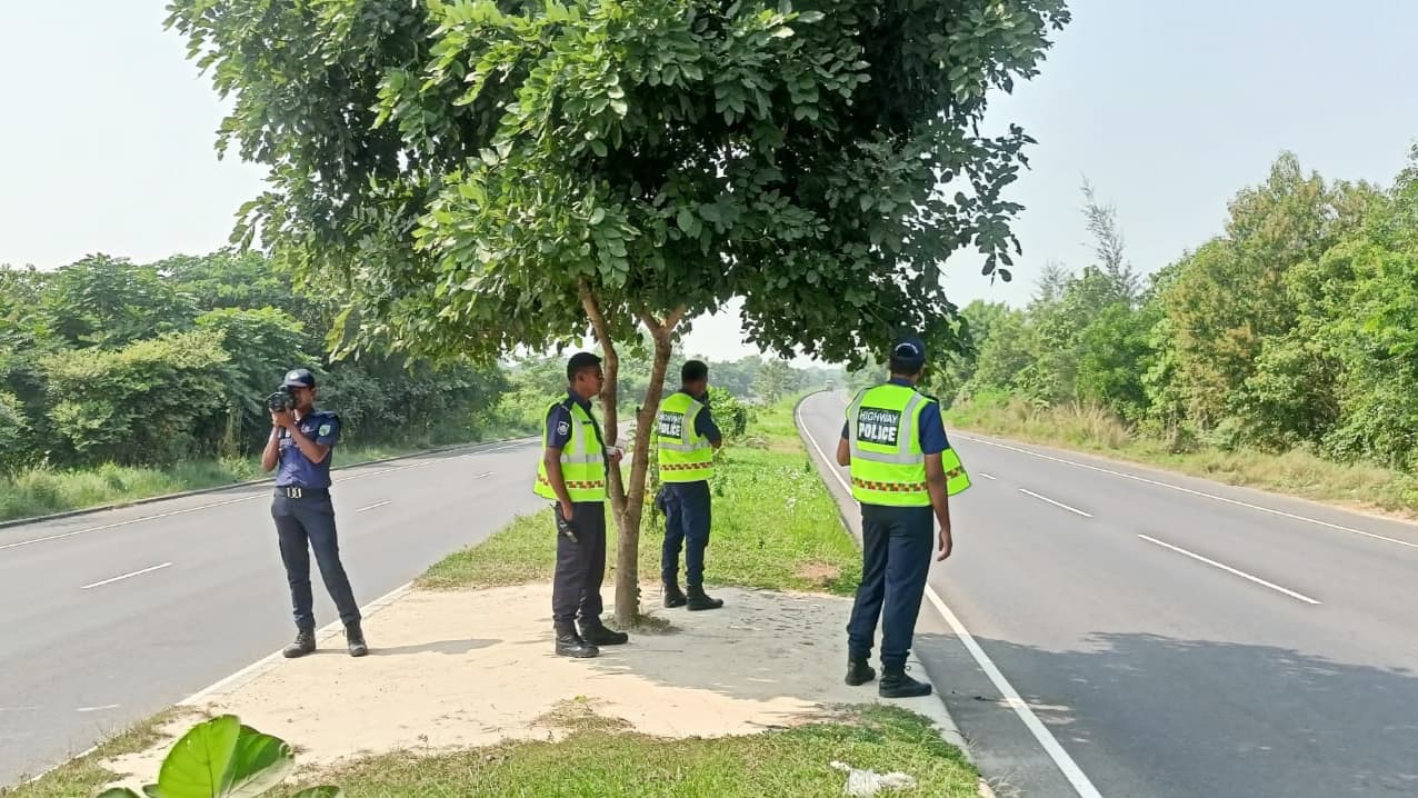 শিবচরের এক্সপ্রেসওয়েতে নেই ঢাকাগামী যানবাহন