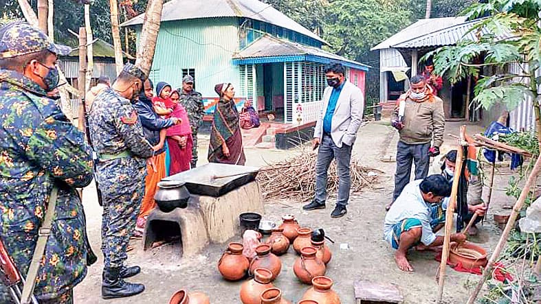 চুন, চিনিতে তৈরি হচ্ছিল খেজুর গুড়