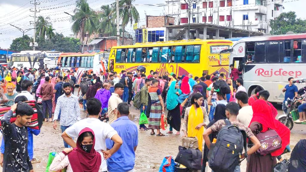 সাভারের শিল্পাঞ্চলে ঈদের ছুটি, বাইপাইলে ঘরমুখী জনস্রোত