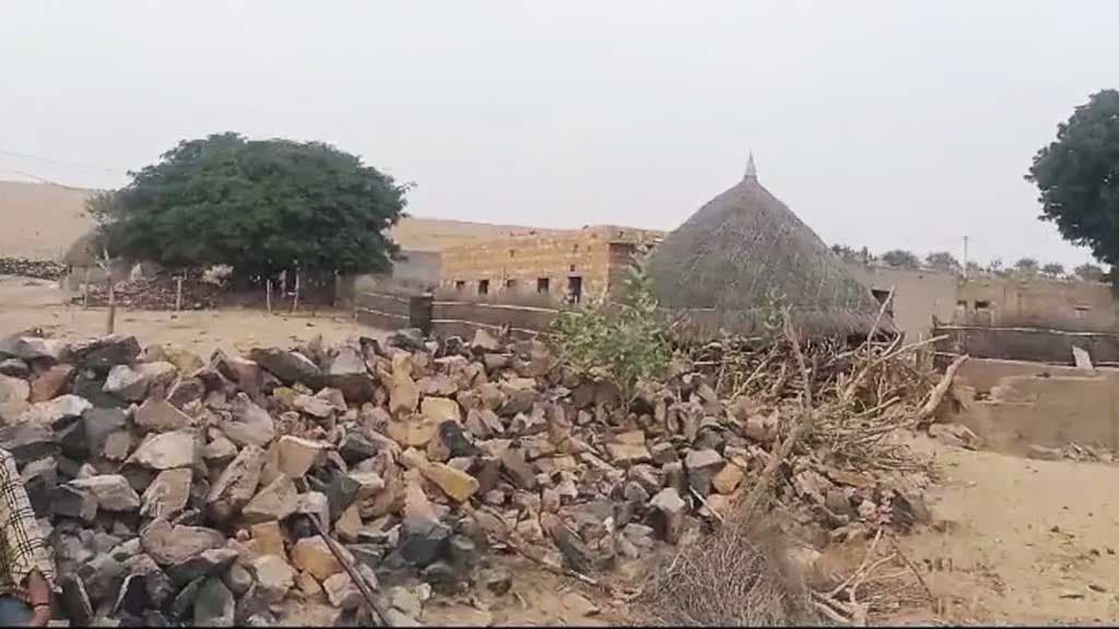 এক পরিবারের ৩৫ সদস্যের জন্য ভোটকেন্দ্র স্থাপন করা হচ্ছে যে গ্রামে 