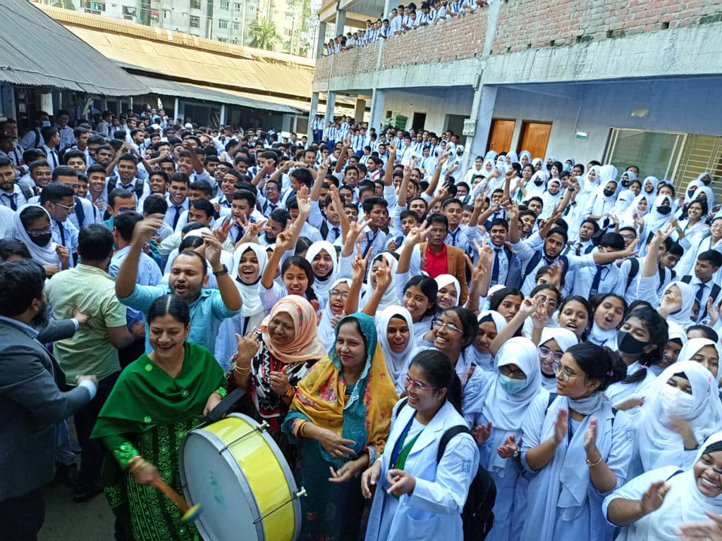 ময়মনসিংহ শিক্ষা বোর্ডে জিপিএ–৫ ও পাশের হারে এগিয়ে মেয়েরা