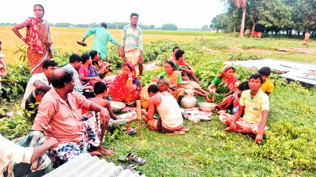 ‘রোহিঙ্গারা জায়গা পেলে আমরা কেন পাব না’