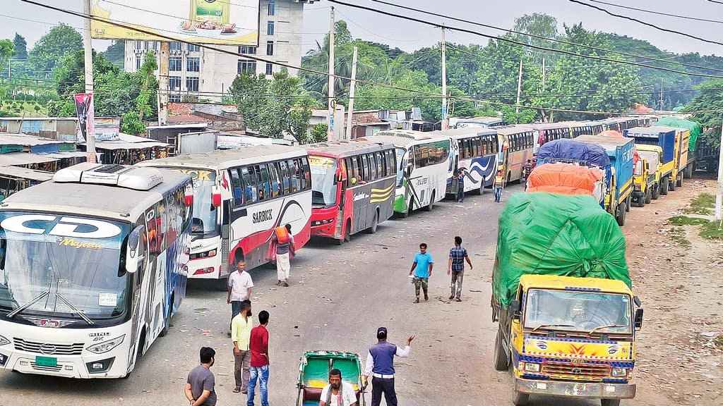 ফেরি নিয়ে জটিলতায় যানজটে নাকাল