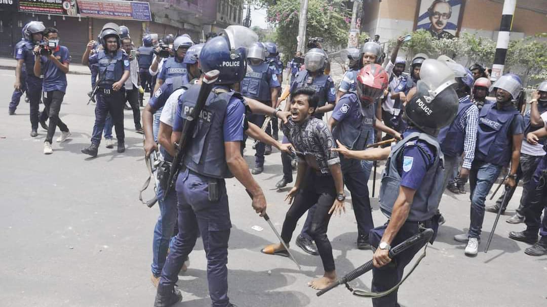 নারায়ণগঞ্জে পুলিশ-বিএনপি সংঘর্ষে গুলিবিদ্ধ হয়ে নিহত ১