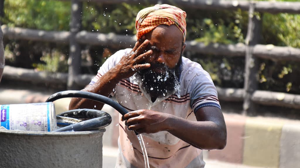 রাজশাহীতে ১৯ বছরের মধ্যে সর্বোচ্চ তাপমাত্রার রেকর্ড