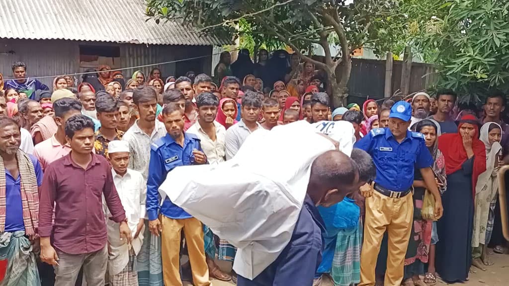 ময়মনসিংহে ঘরে স্বামীর গলাকাটা লাশ ও ধানখেতে বিবস্ত্র স্ত্রী 