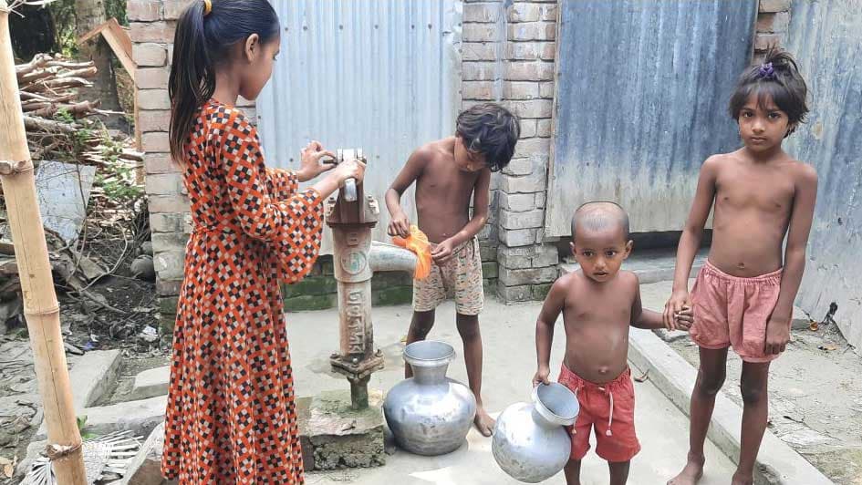 ঝিনাইদহে সুপেয় পানির তীব্র সংকট