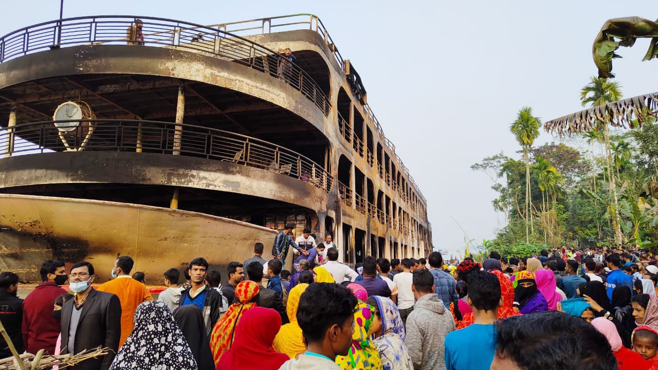 বেপরোয়া গতির কারণে লঞ্চটি কাঁপছিল 