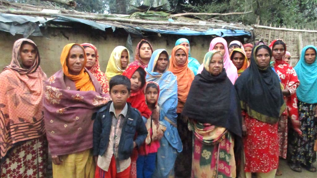 পীরগঞ্জে পুরুষশূন্য গ্রামে আতঙ্কে শিশু ও নারীরা