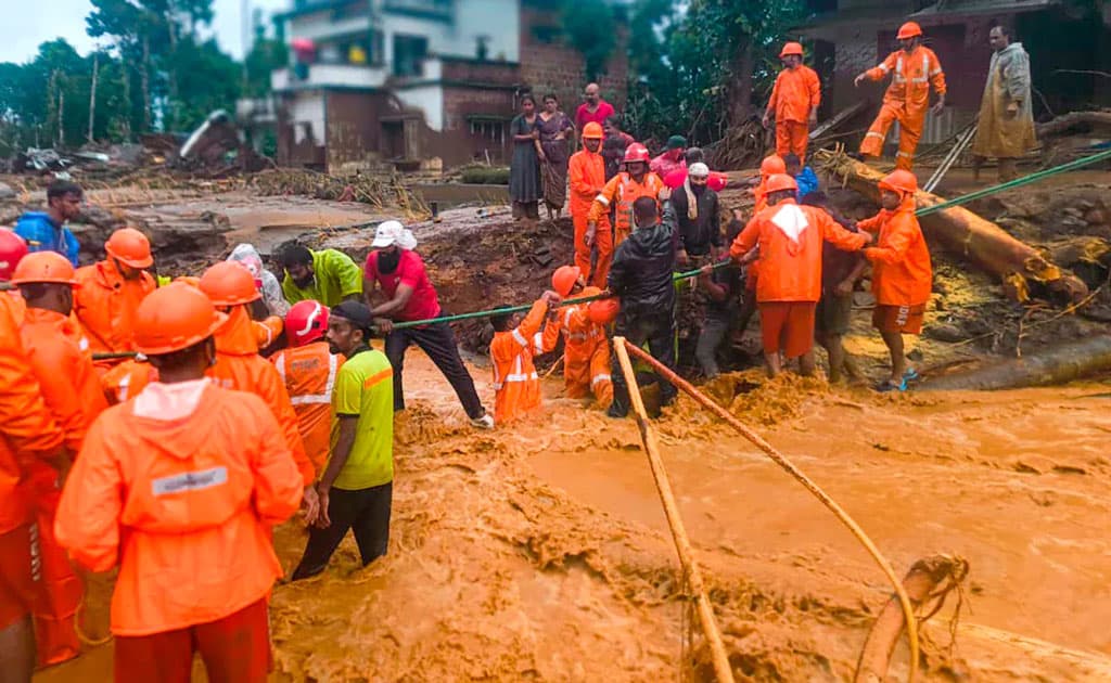 কেরালার ভূমিধসে নিহতের সংখ্যা ৬৩ ছাড়াল