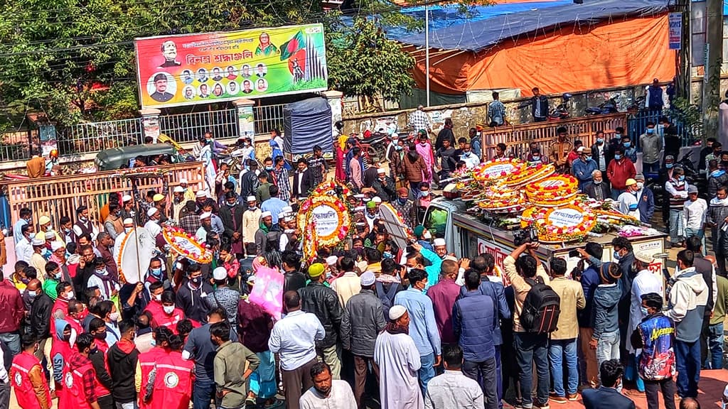 সাংবাদিক পীর হাবিবকে অশ্রুসিক্ত বিদায়