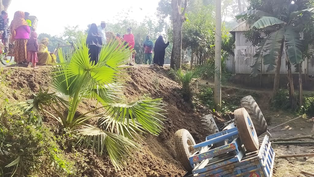 দুর্গাপুরে সড়ক দুর্ঘটনায় চালকের মৃত্যু