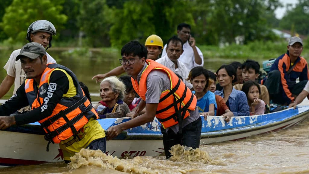 মিয়ানমারে বন্যায় নিহতের সংখ্যা বেড়ে ৭৪ 