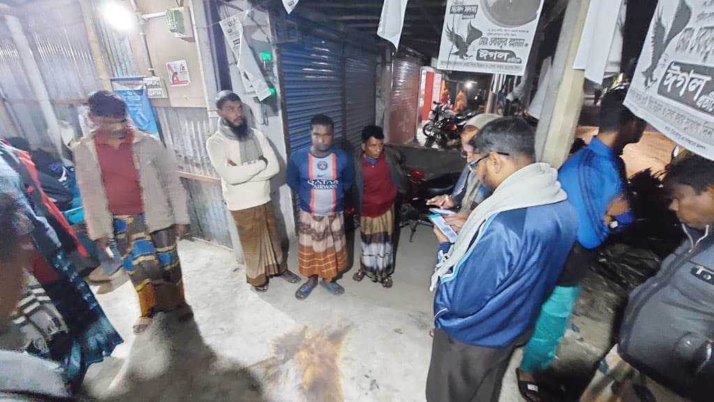 রাজশাহী-৫: স্বতন্ত্র প্রার্থীর নির্বাচনী অফিসে ককটেল বিস্ফোরণ