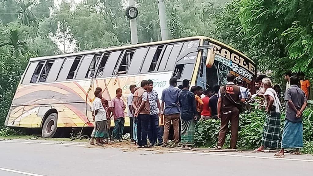 বাসে ডাকাতি ও ধর্ষণের ঘটনায় আরও ১০ জন গ্রেপ্তার