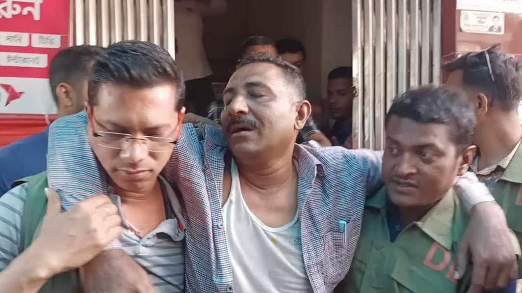 বরগুনায় সাংবাদিকের মৃত্যু : ১৩ জনকে আসামি করে হত্যা মামলা