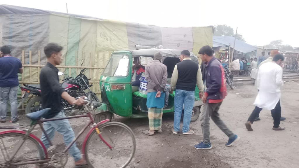 প্রবেশ মূল্যের লেভেলে চলছে লটারি নামক জুয়া