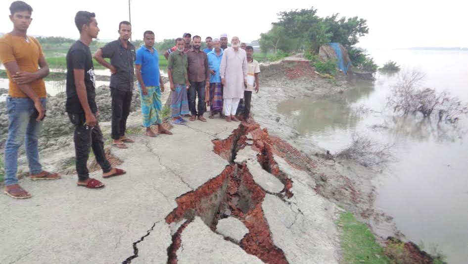 দাকোপে ভয়াবহ নদীভাঙন