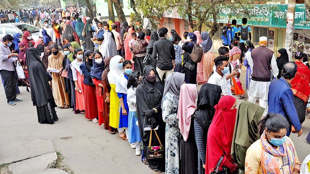 চট্টগ্রাম নগরের ২০ হাজার শিক্ষার্থী করোনা টিকা নেয়নি