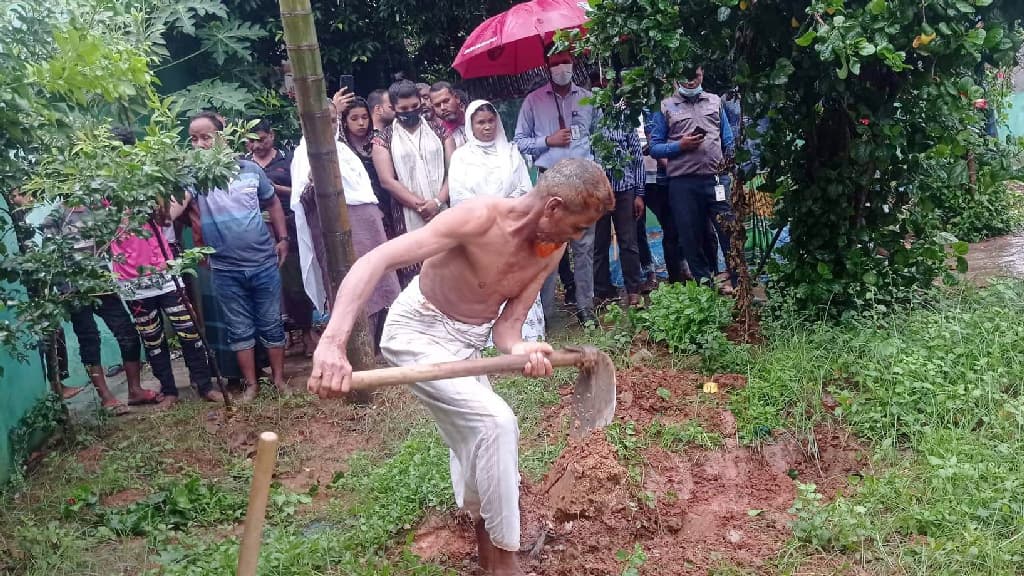 জামালপুরে হিজড়াকে খুন: ১০ বছর পর মামলা, মরদেহ উত্তোলন