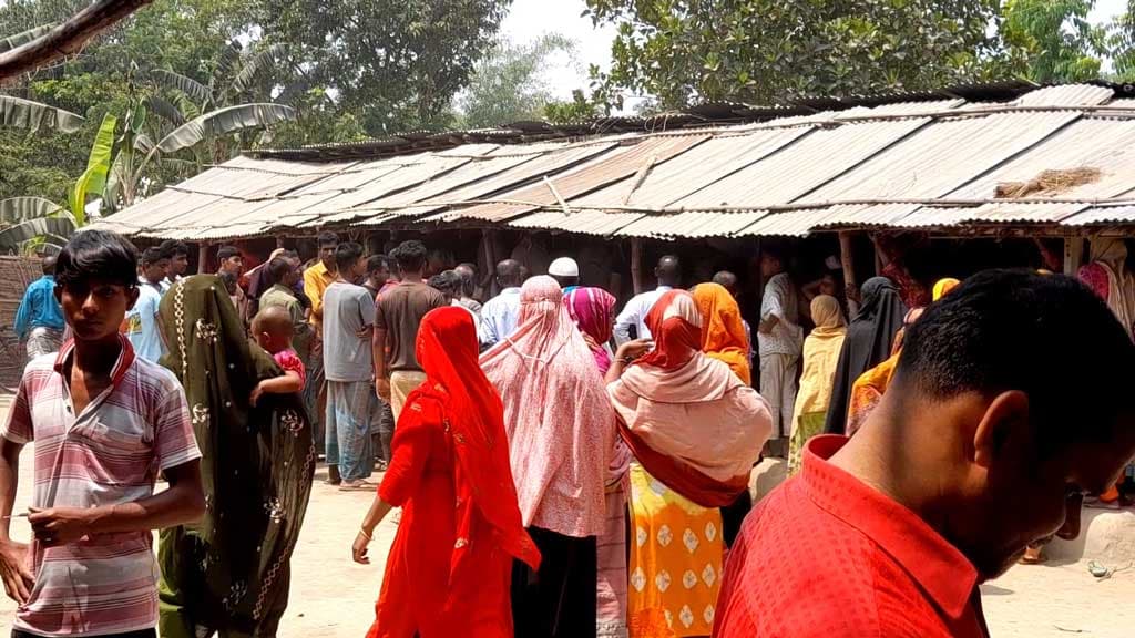 ঈদে মেয়ে ও জামাইকে উপহার দিতে পারেননি, অভিমানে অভাবী বৃদ্ধার আত্মহত্যা