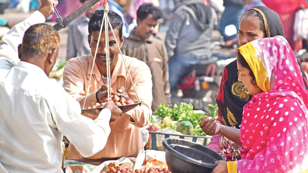 সংক্রমণ বাড়ছে, মাস্কে অনীহা