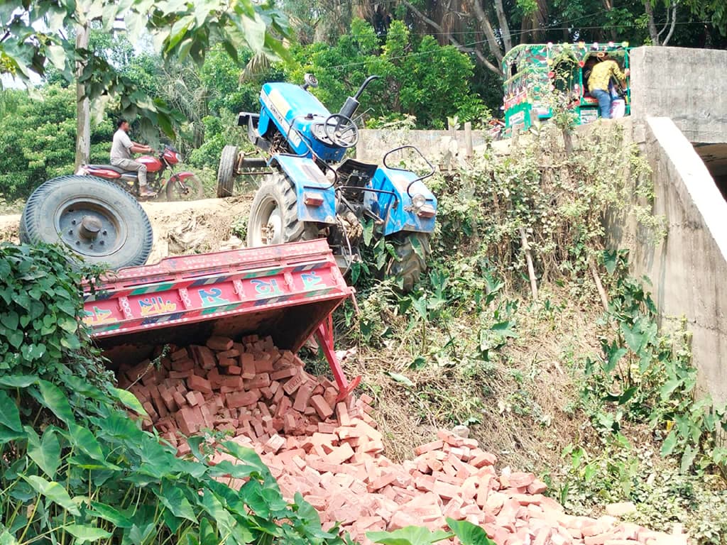 ঘিওরে ইট বোঝাই ট্রলির চাপায় ব্যবসায়ীর মৃত্যু 