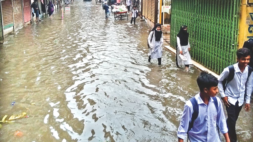 বৃষ্টি হোক না হোক জলাবদ্ধতা আছেই