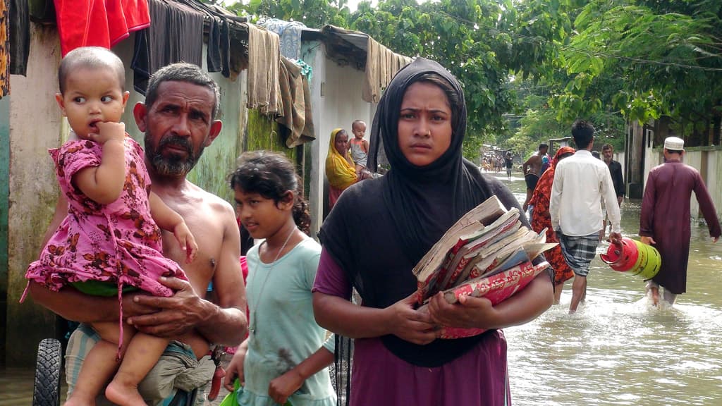 বন্যার পানিতে ভেসে গেছে শিক্ষার্থীদের স্বপ্ন