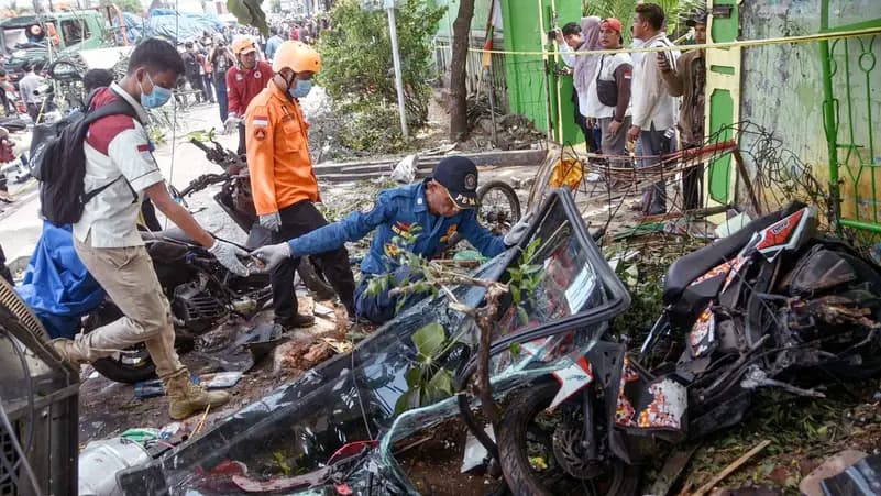 ইন্দোনেশিয়ায় ট্রাক দুর্ঘটনায় নিহত ১০, আহত ২৩ 