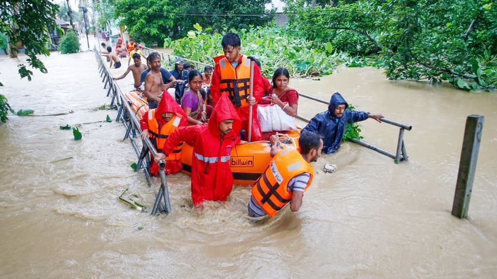 ত্রিপুরায় বন্যায় অন্তত ১৯ জনের মৃত্যু, ১৭ লাখ মানুষ জলাবদ্ধ